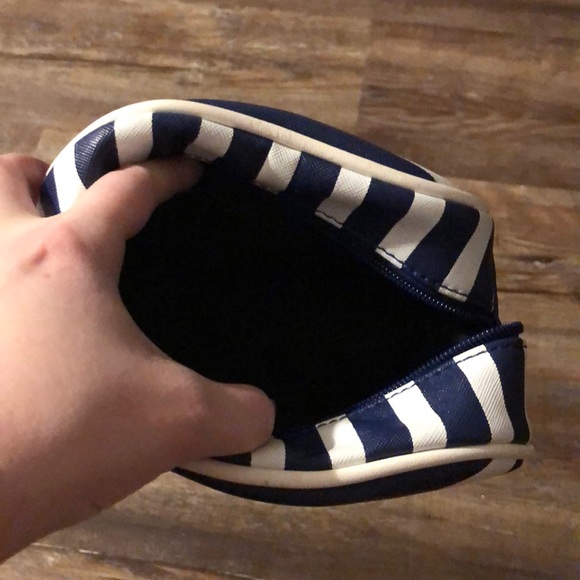 Small bag - Picture 2 of 2